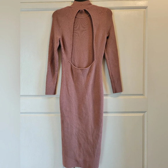 Abercrombie & Fitch Ribbed Knit Long Sleeve Semi Backless Midi Dress - Picture 5 of 9